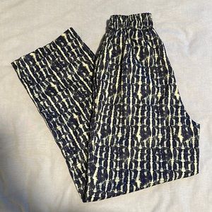 Cider stretchy waist and loose pants with blue pattern